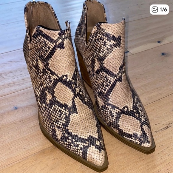 Vince Camuto Snakeskin Print Boots Size7 - Picture 1 of 6